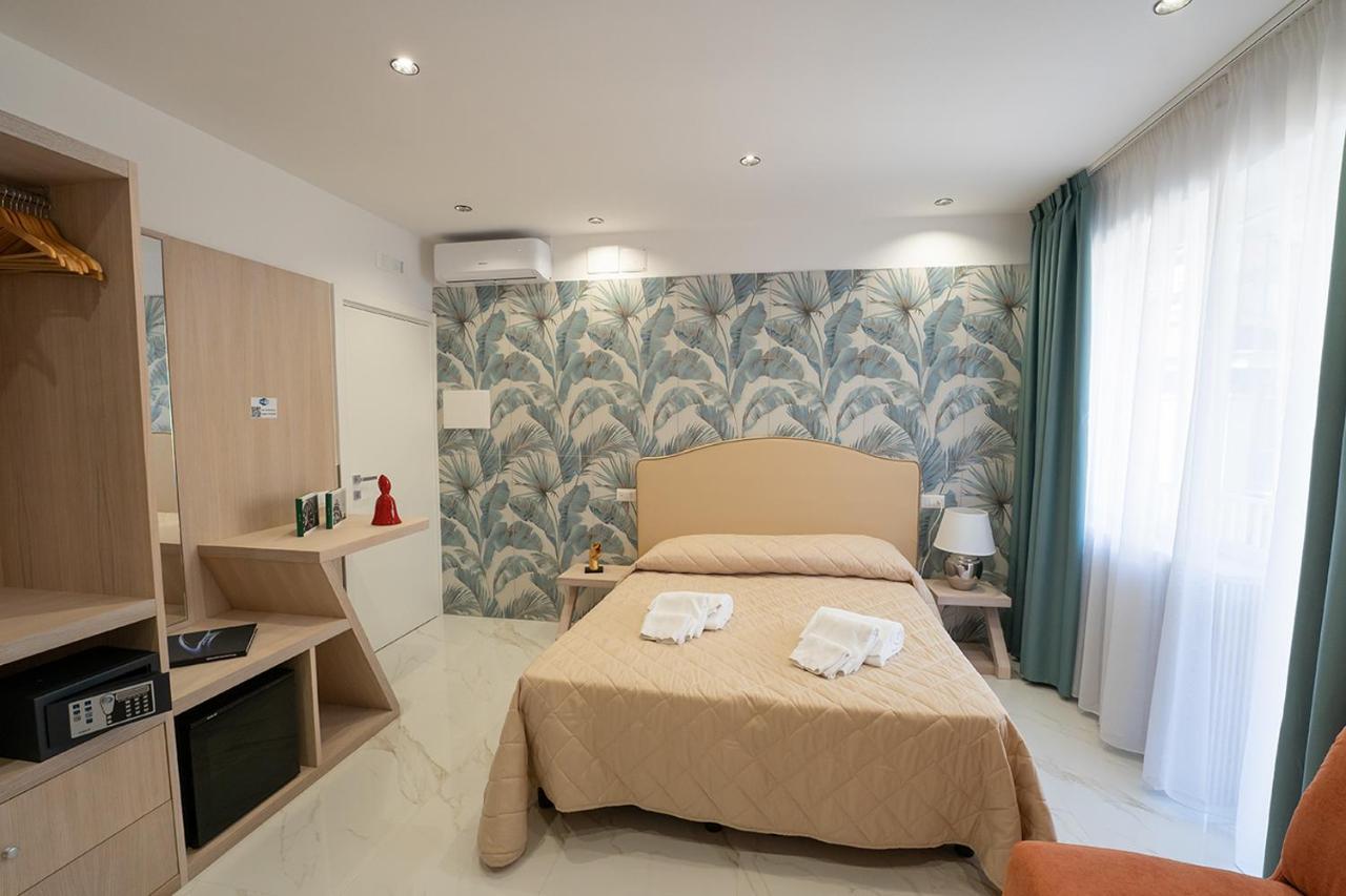 P.C. Boutique Medina H. Napoli Centro, By Clapa Group Hotell Exteriör bild