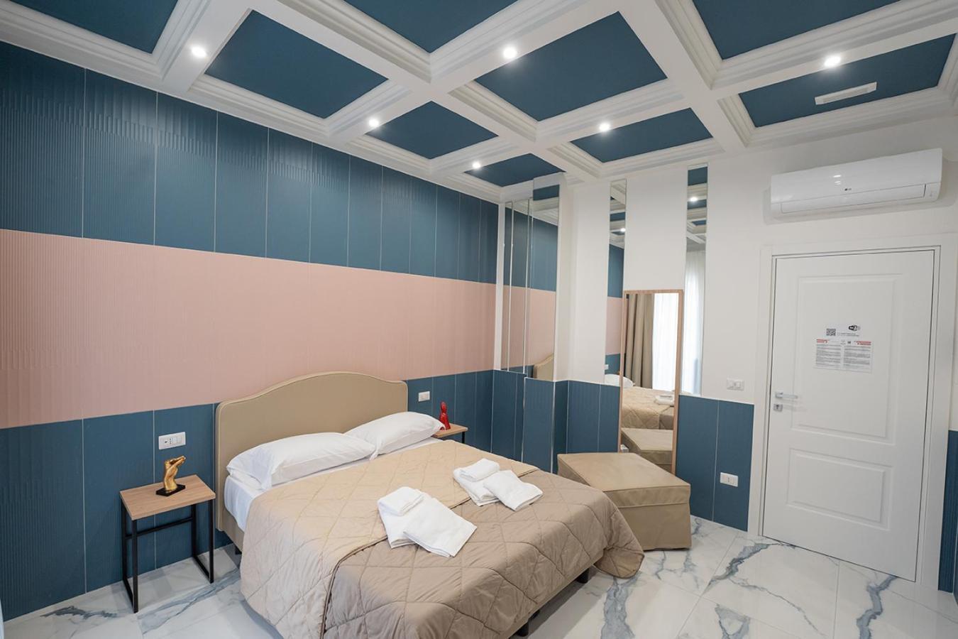 P.C. Boutique Medina H. Napoli Centro, By Clapa Group Hotell Exteriör bild